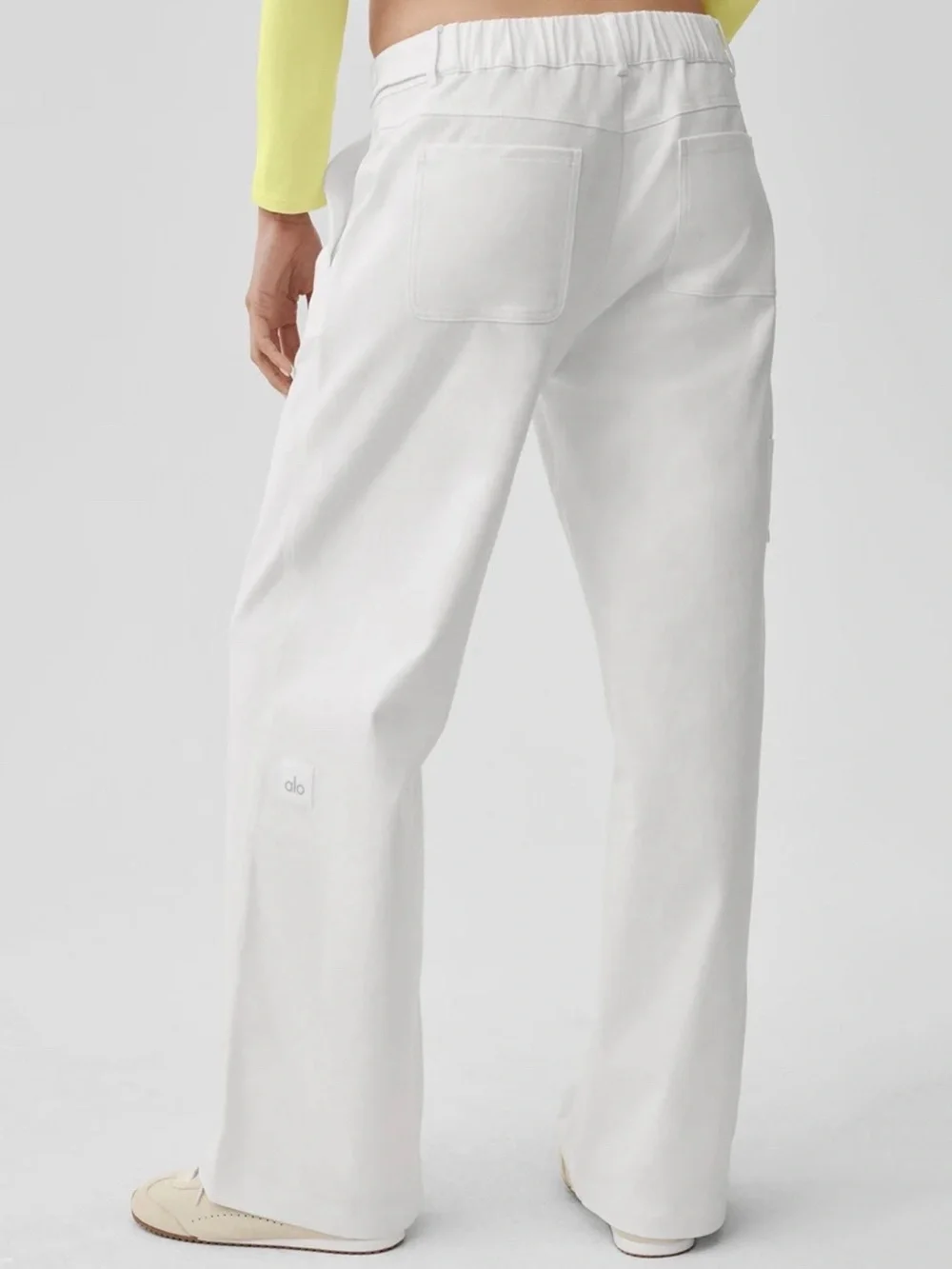 ALO YOGA High Road Straight Leg Pant White NWT size Medium